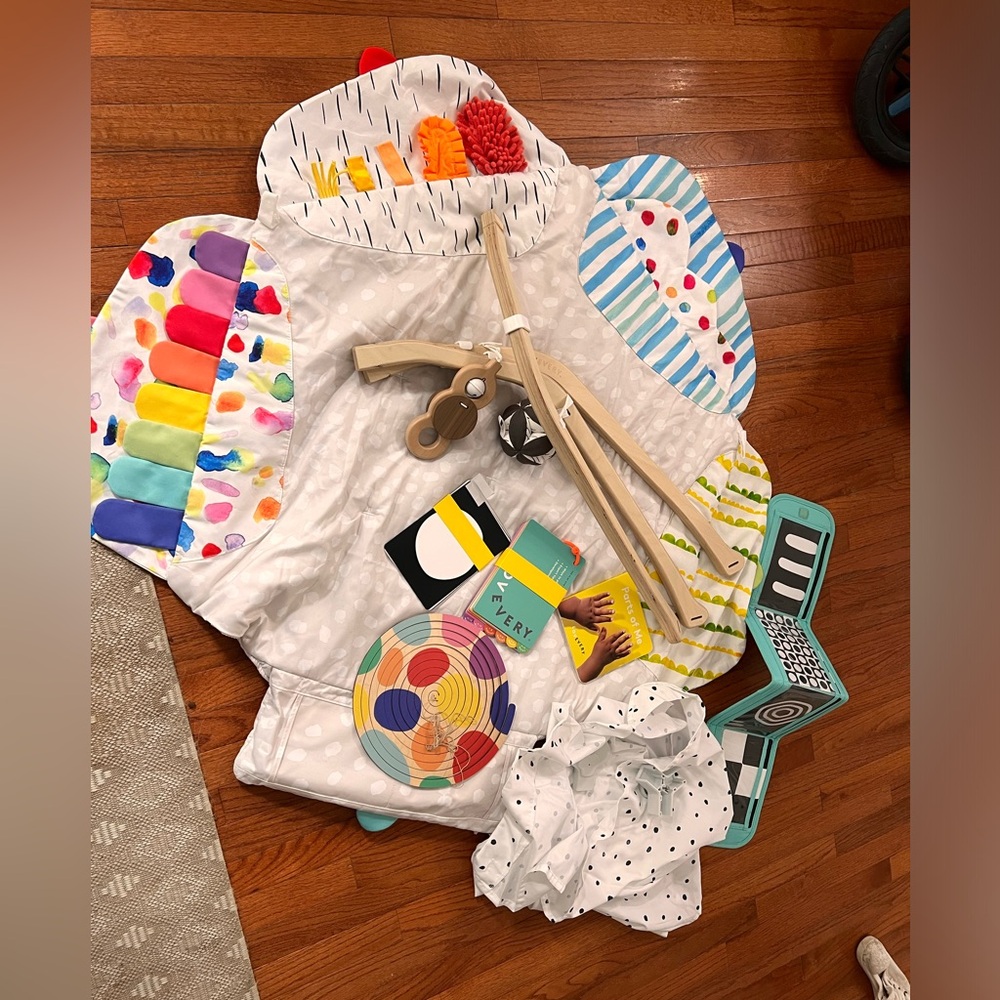Lovevery play gym/mat